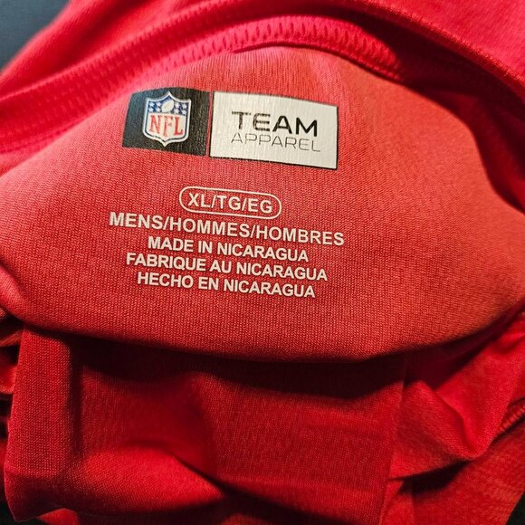 Long Sleeve Chiefs Shirt with Yellow Arrowhead. Official Cheifs Merch. Size XL. - Picture 3 of 3